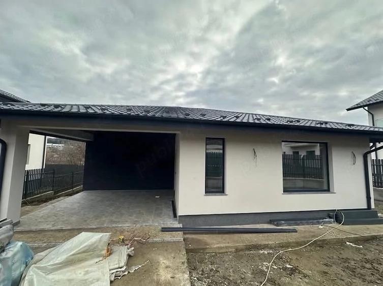 Casă cu 4 camere cu Teren 506 Mp în Tomești