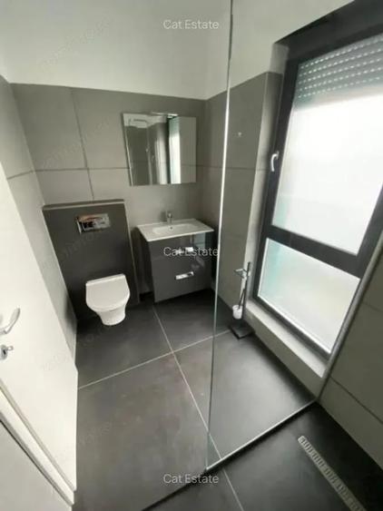 Apartament cu 3 camere semidecomandat în Dumbrăvița
