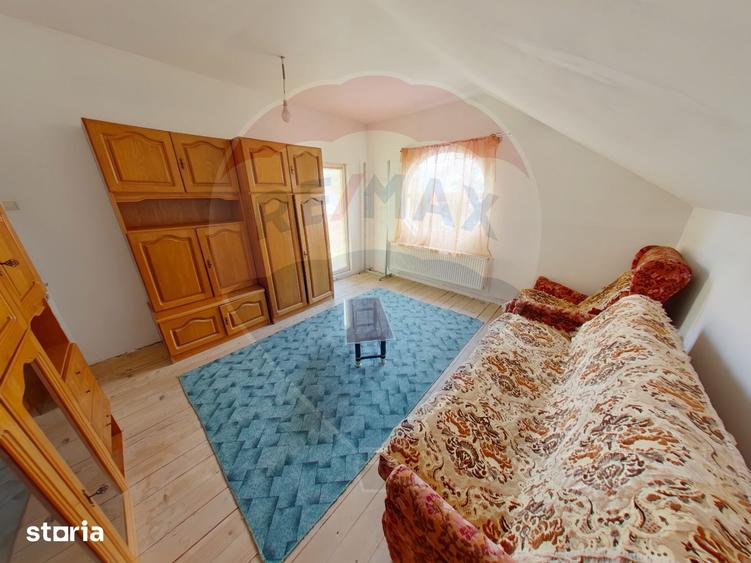 Casă cu 6 camere cu Teren 960 Mp în Central