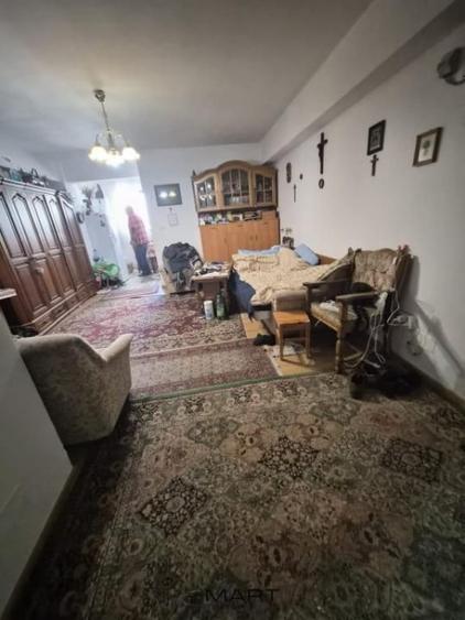 Apartament cu 2 camere semidecomandat în Micești
