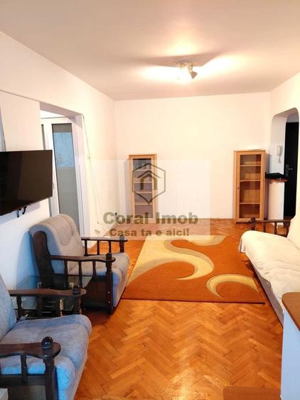 Apartament cu 2 camere semidecomandat, mobilat în Pajura