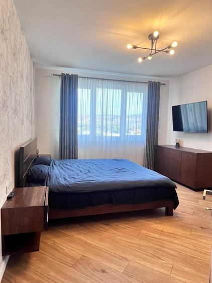 Apartament cu 3 camere decomandat în Florești