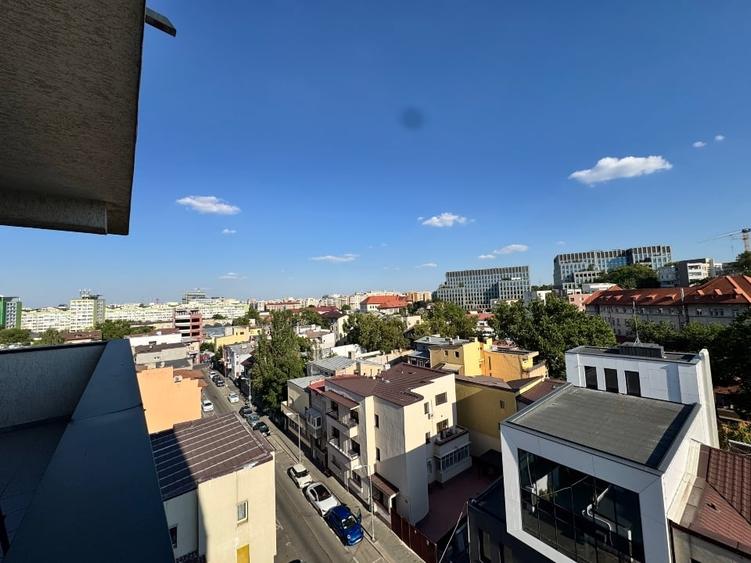 Apartament cu 3 camere decomandat, mobilat în Tineretului