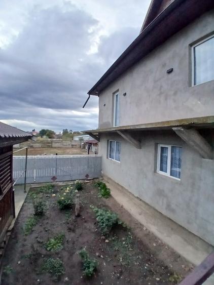 Casă cu 5 camere cu Teren 1027 Mp în Căciulați