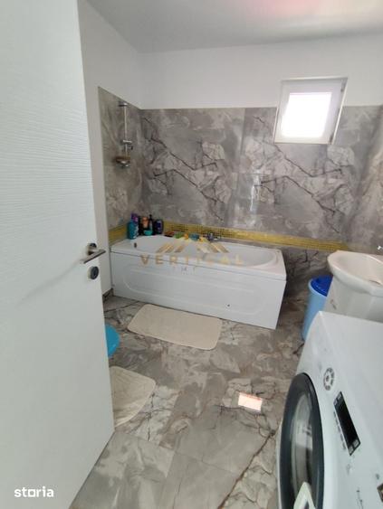Casă cu 5 camere cu Teren 280 Mp în Vidra