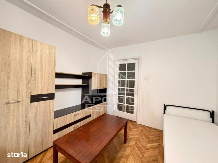 Apartament cu 3 camere, mobilat în Complex Studențesc