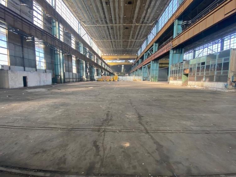 Spațiu industrial, de 19,900 mp, în Est