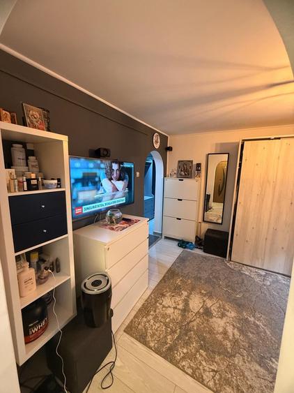 Apartament cu 2 camere semidecomandat în Pantelimon