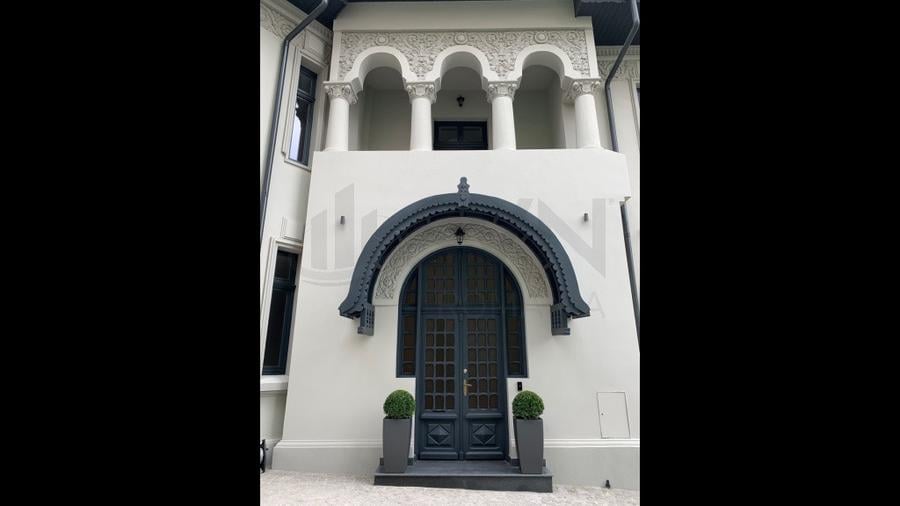 Casă cu 5 camere cu Teren 474 Mp în Lahovari