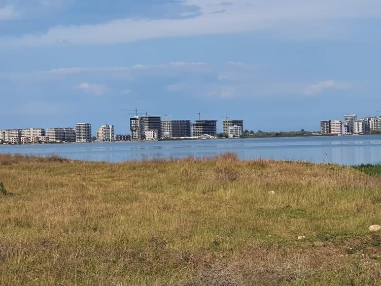 Teren Construcții intravilan de 15000 mp, în Periferie