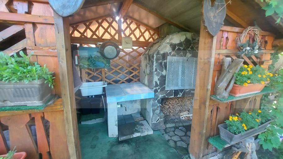 Casă individuală cu 5 camere cu Teren 4427 Mp în Vâlcele