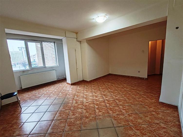 Garsonieră decomandată, mobilată în Ultracentral