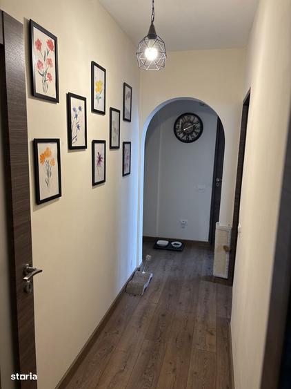 Apartament cu 4 camere semidecomandat în Drumul Taberei