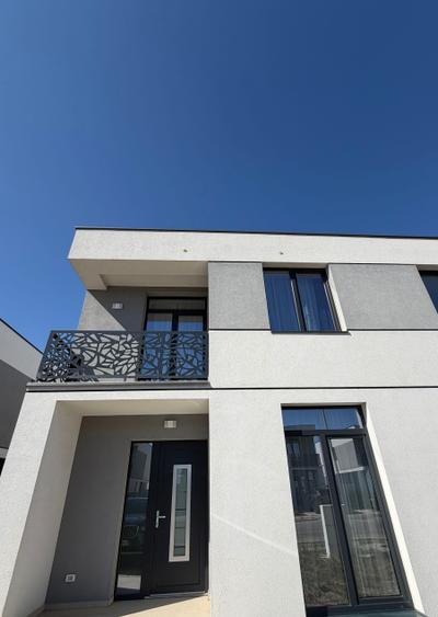 Casă cu 4 camere cu Teren 300 Mp în Exterior Vest