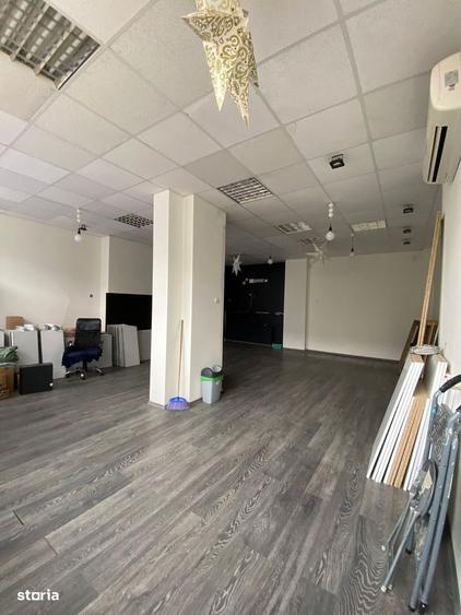 Spațiu comercial, de 60 mp, în Micro 21