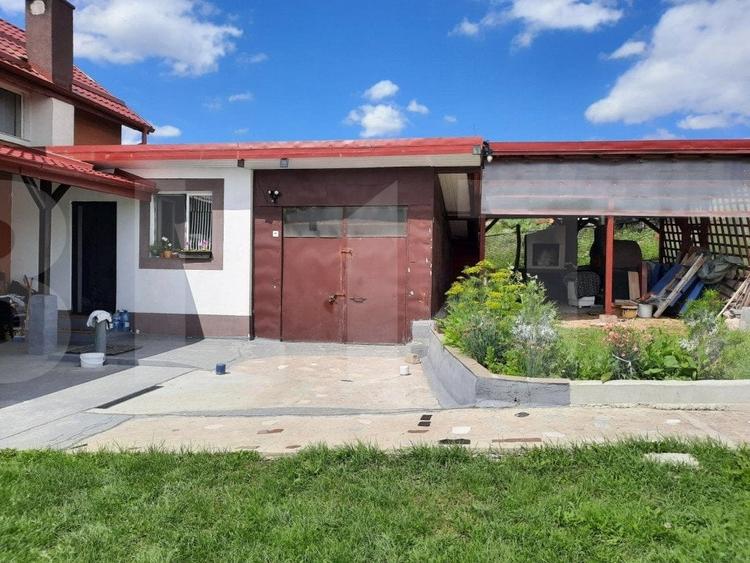 Casă individuală cu 3 camere cu Garaj în Dâmbul Rotund