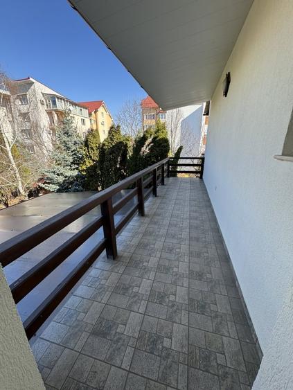 Casă individuală cu 5 camere cu Canalizare în Calea Moldovei