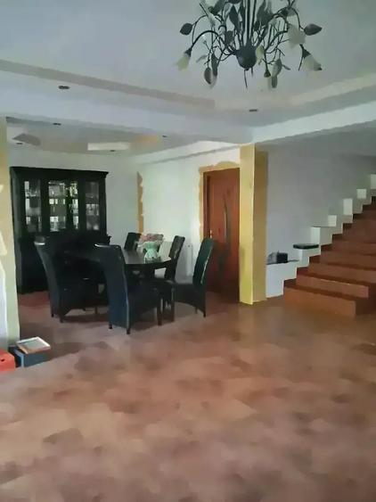 Casă cu Teren 380 Mp în Central