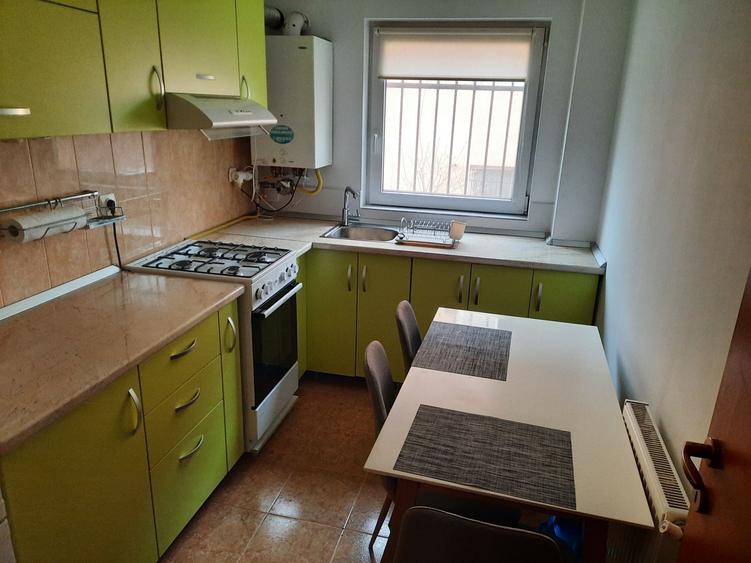 Apartament cu 2 camere decomandat în Becaș