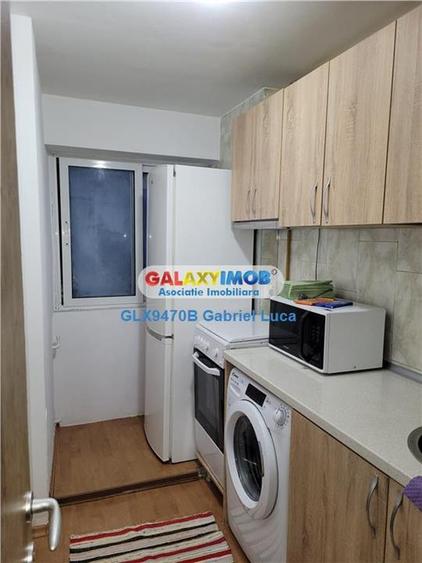 Apartament cu 2 camere semidecomandat, mobilat în Berceni