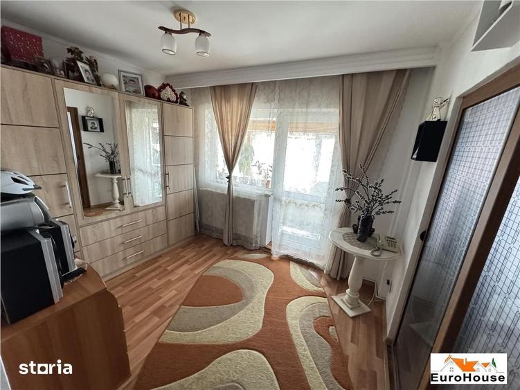 Apartament cu 5 camere în Cetate