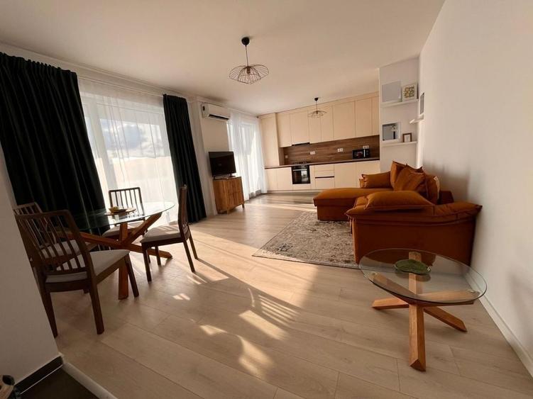 Apartament cu 2 camere decomandat în Central