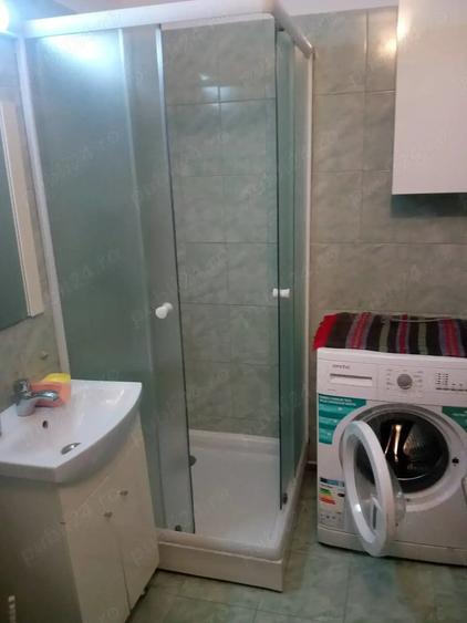 Garsonieră decomandată în Central