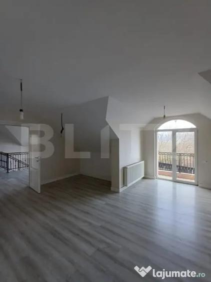 Casă cu 5 camere cu Teren 1590 Mp în Luna