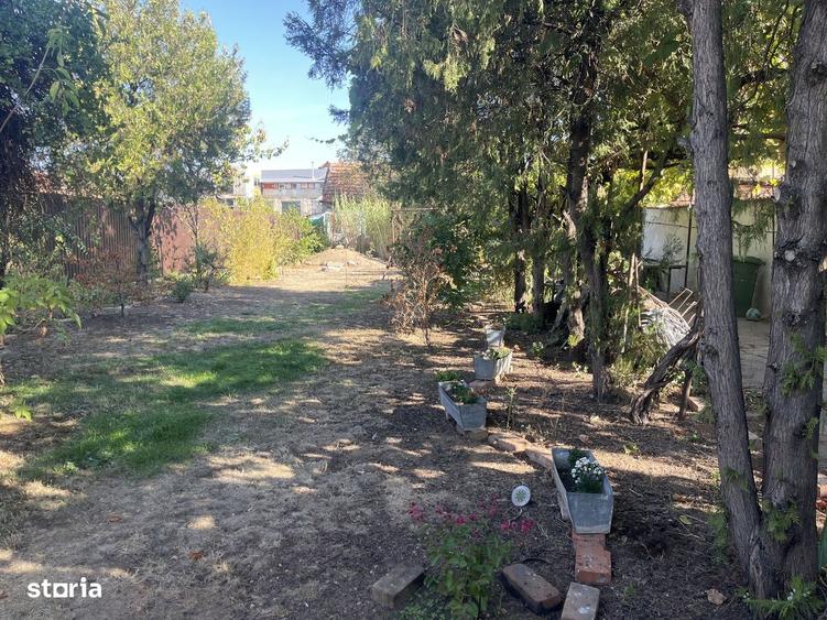 Casă cu 3 camere cu Teren 500 Mp în Central
