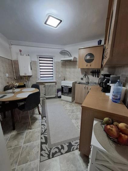 Apartament cu 2 camere decomandat în Liliacului