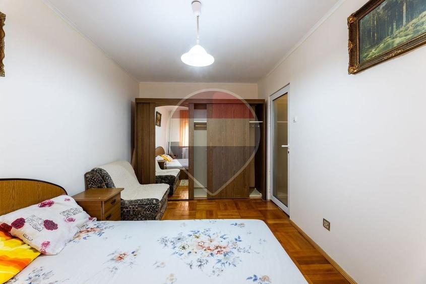 Apartament cu 2 camere semidecomandat, mobilat în Confecții