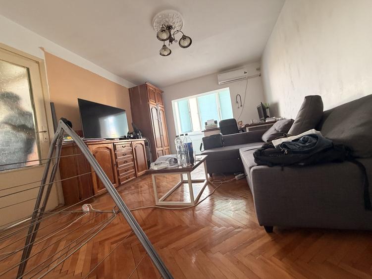 Apartament cu 2 camere semidecomandat, mobilat în Soarelui