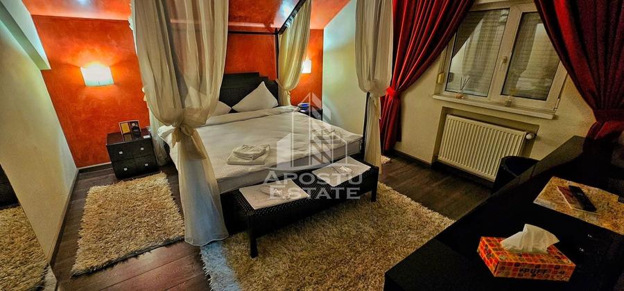 Casă individuală cu 7 camere cu Piscina în Aradului
