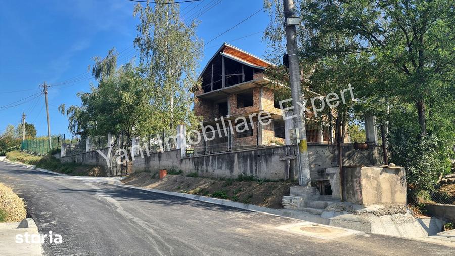 Casă cu 4 camere cu Teren 1000 Mp în Valea Danului