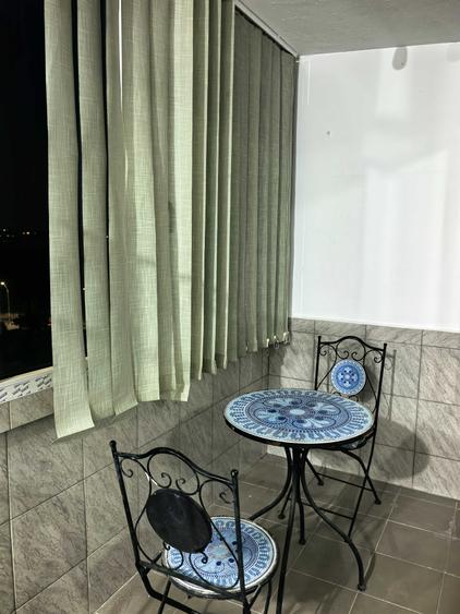 Apartament cu 3 camere semidecomandat în Giulești