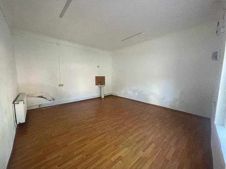 Spațiu comercial, de 30 mp, în Central