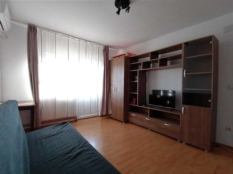 Apartament cu 2 camere semidecomandat în Lidia