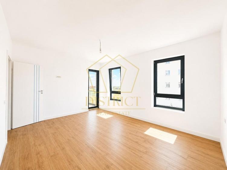 Apartament cu 4 camere decomandat în Torontalului