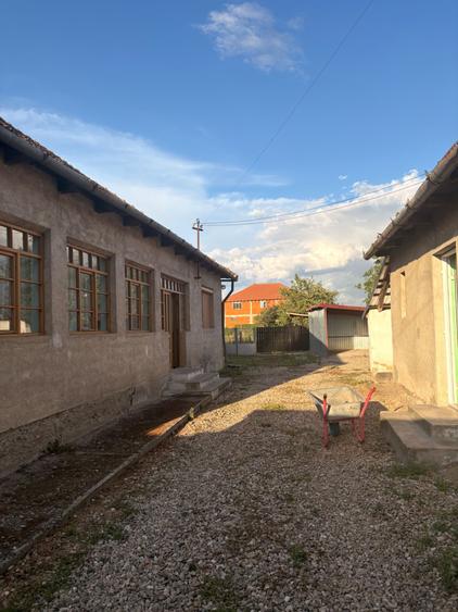 Casă cu 4 camere în Ineu