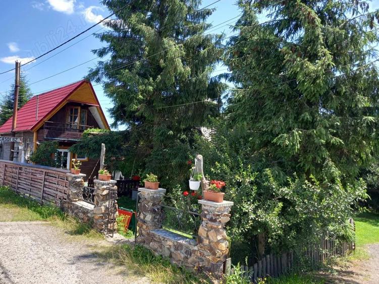 Casă cu 6 camere cu Teren 6060 Mp în Căsoi