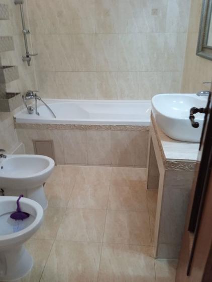 Apartament cu 3 camere decomandat în Govândari