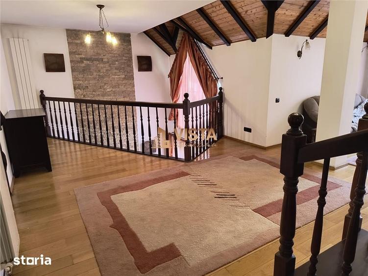 Casă cu 5 camere cu Teren 425 Mp în Florilor