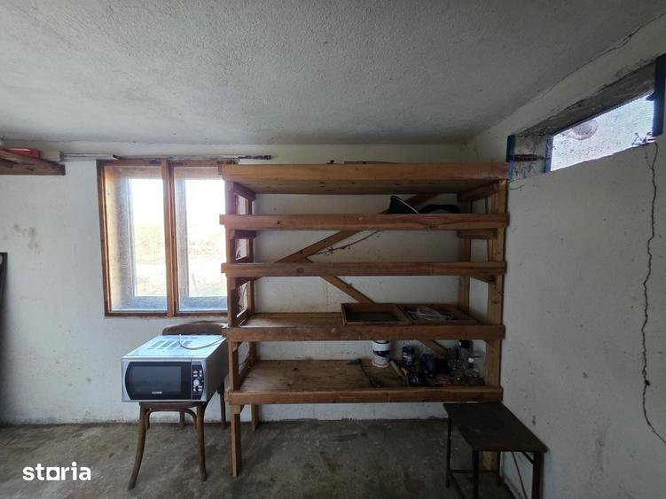 Casă cu 4 camere cu Teren 1887 Mp în Burjuc