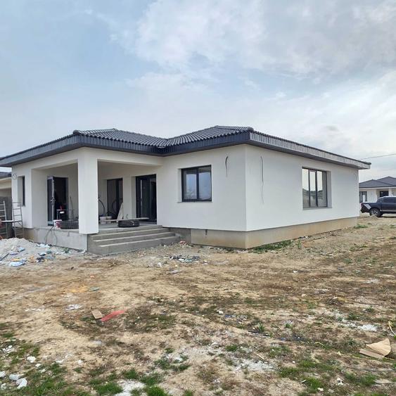 Casă cu 3 camere în Sântandrei
