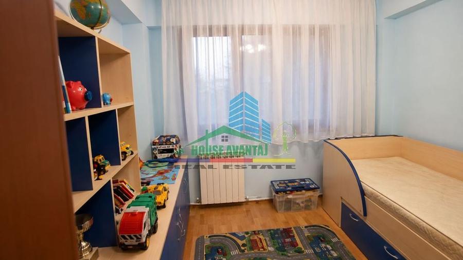 Apartament cu 3 camere decomandat în Ultracentral