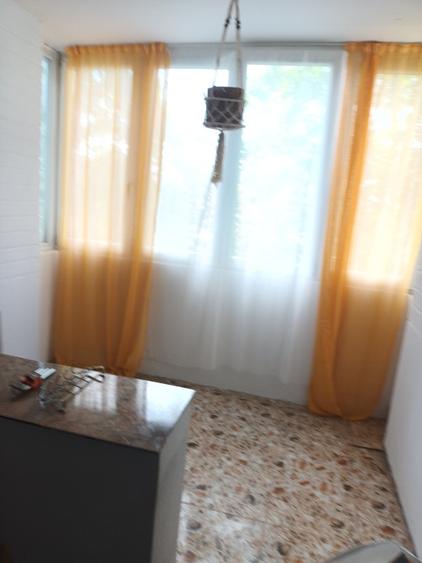 Proprietar inchiriez apartament 4 camere  - 6