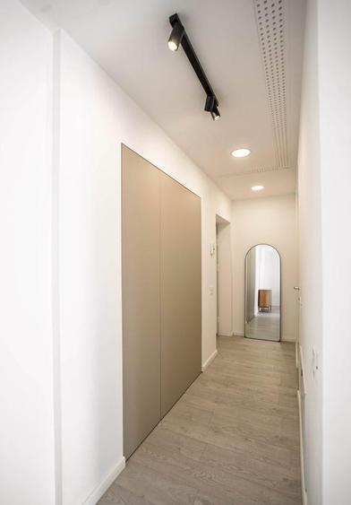Apartament cu 2 camere semidecomandat, mobilat în Viilor
