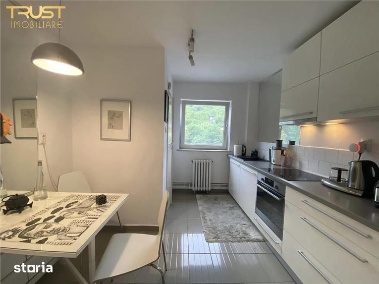 Apartament cu 4 camere decomandat în Grigorescu