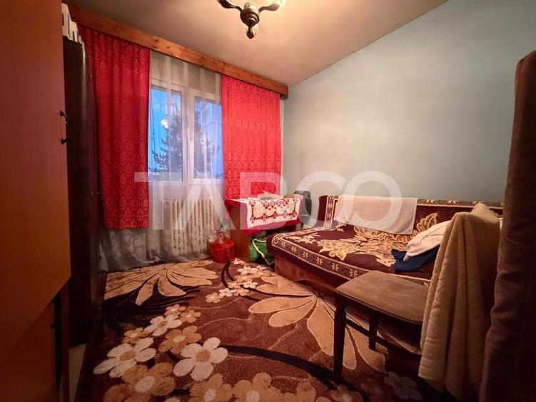 Apartament cu 3 camere semidecomandat, mobilat în Mănăștur