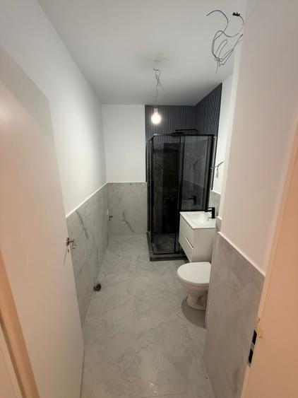 Apartament cu 6 camere decomandat în Clăbucet